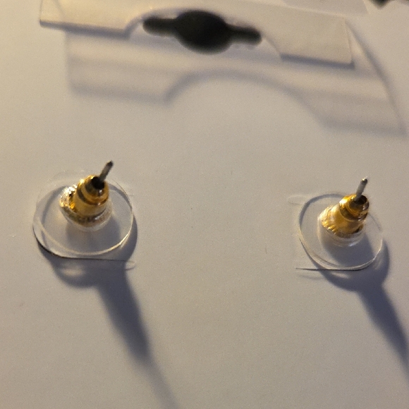 Nicole Miller Gold and Purple Cluster Earrings with Floral Design - Picture 3 of 4